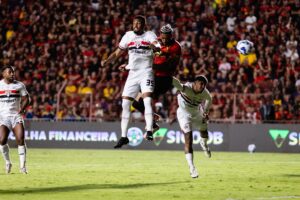 Sport e São Paulo Empatam em Jogo Movimentado na Ilha do Retiro img_9233.jpg