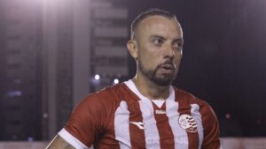 Decisivo na estreia, Paulo Sérgio revela cuidados com o físico e responsabilidade pelo calendário do Náutico img_1239-1.jpg