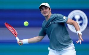 Fica pra próxima! Carlos Alcaraz vence João Fonseca e avança no Masters 1000 de Miami img_1807-1.jpg