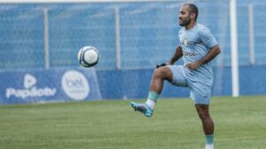 Negociação entre Santa Cruz e Edinho esfria; atacante está descartado para o início da Série C img_1867-1.jpg