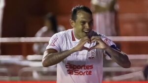 Náutico vence a Ponte Preta por 1 a 0 e sobe na tabela da Série B img_2051-1.jpg