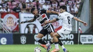 Santa Cruz joga mal, perde para o Figueirense e decepciona torcida na Arena de Pernambuco img_4332-1