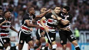 Santa Cruz vence o Caxias, sobe para quarto e fica perto do quadrangular do acesso img_4772-1