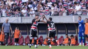 Santa Cruz vence o Floresta, mantém 100% e fica próximo do acesso à Série B d889c798-c869-4996-ae7c-2132cdb536e8-1