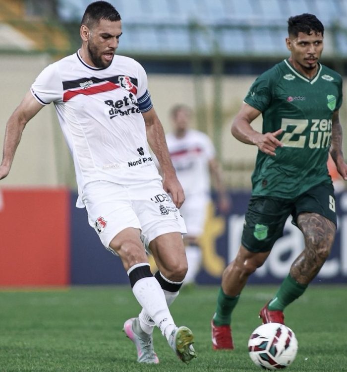 Com gols no primeiro tempo, Floresta e Santa Cruz ficam no empate pelo Brasileiro