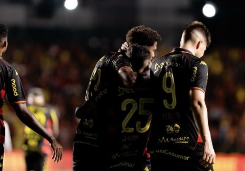 Sport vence o América-MG com tranquilidade e volta ao G-6 da Série B