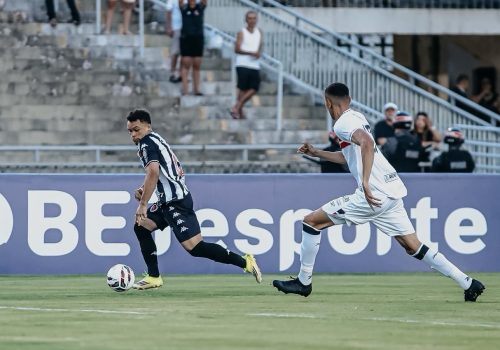 Santa Cruz reage duas vezes e arranca empate com o Botafogo-PB no Almeidão