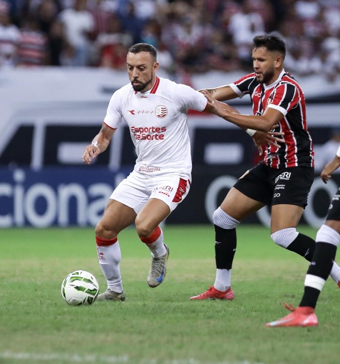 Náutico vence Santa Cruz por 1 a 0 e abre vantagem na semifinal do Pernambucano