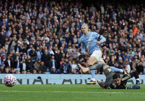 Haaland reina no Dérbi: Com dois gols, atacante decide o clássico e aumenta crise do Manchester United