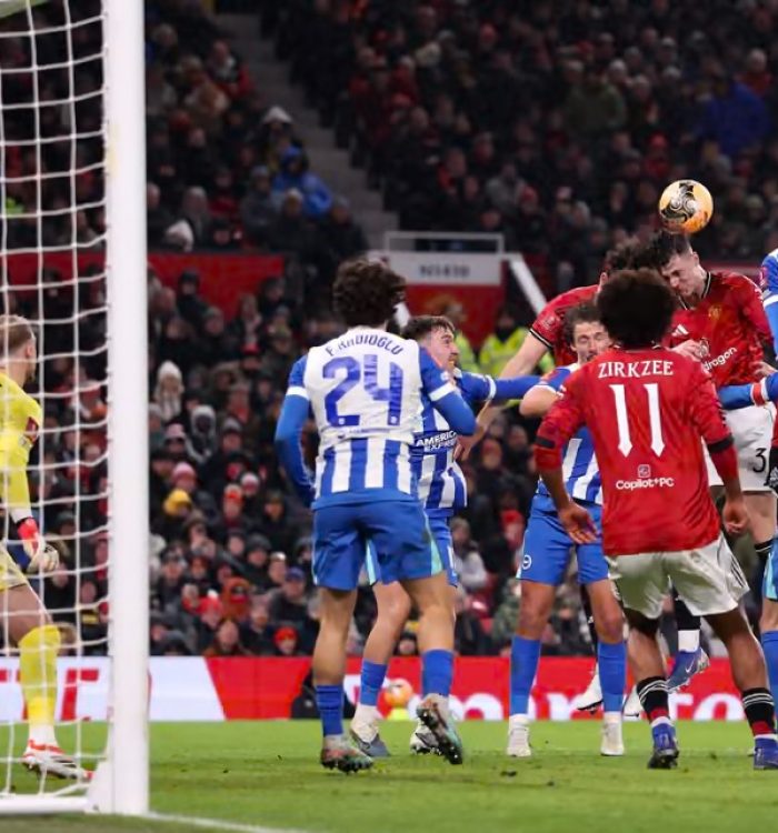 Manchester United é eliminado da FA Cup pelo Brighton em tarde de protestos no Old Trafford