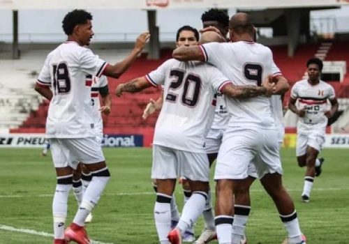 Massacre no Arruda: Santa Cruz aplica 6 a 0 no Jaguar e ganha fôlego para o Clássico