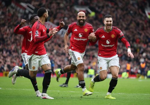 Que fase! Manchester United vence mais uma partida e aumenta crise do Tottenham