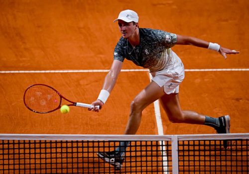 Alejandro Tabilo vence João Fonseca e avança às quartas de final em Buenos Aires