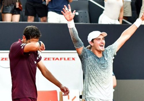 João Fonseca e Marcelo Melo vencem a final de duplas do Rio Open