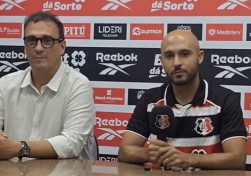 Régis é apresentado no Santa Cruz, projeta busca pelo acesso e garante estar pronto fisicamente: “Estou 200%”