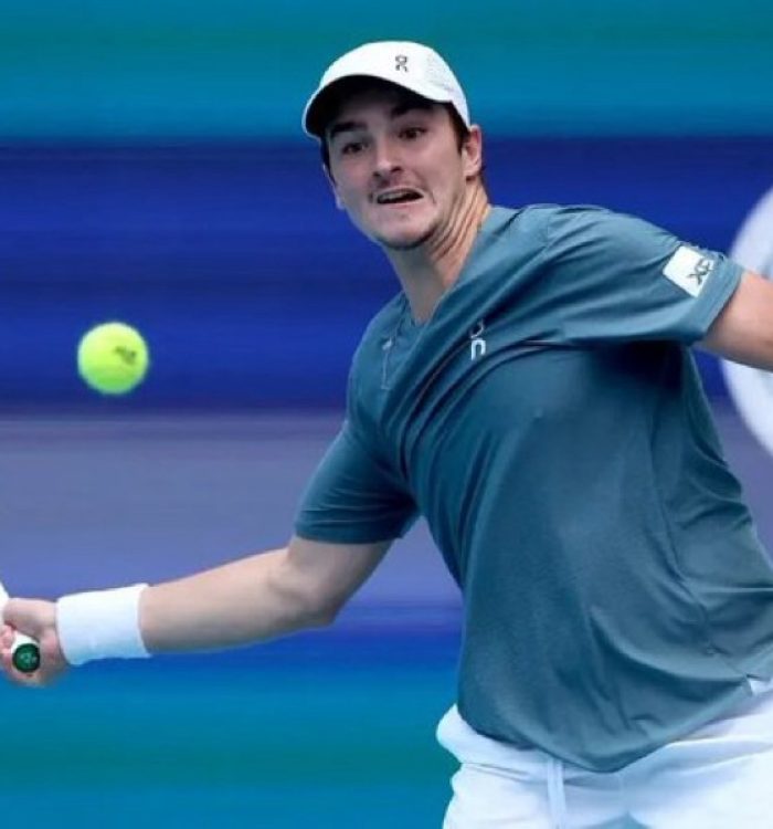 Fica pra próxima! Carlos Alcaraz vence João Fonseca e avança no Masters 1000 de Miami