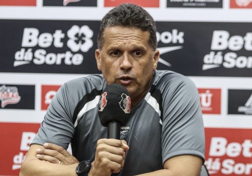Claudinei Oliveira assume o Santa Cruz com foco em resultados: “Não quero fazer bonito, quero ganhar jogo”