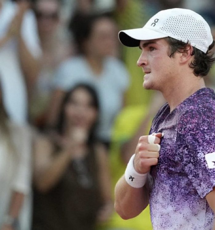 Guerreiro! João Fonseca vira jogo épico em cinco sets e vai enfrentar Djokovic em Roland Garros