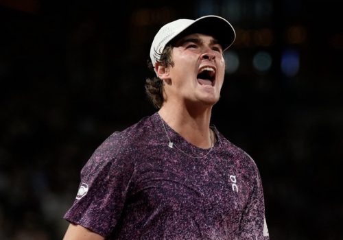 O sonho continua! João Fonseca vence Ruud e avança às quartas de final de Roland Garros