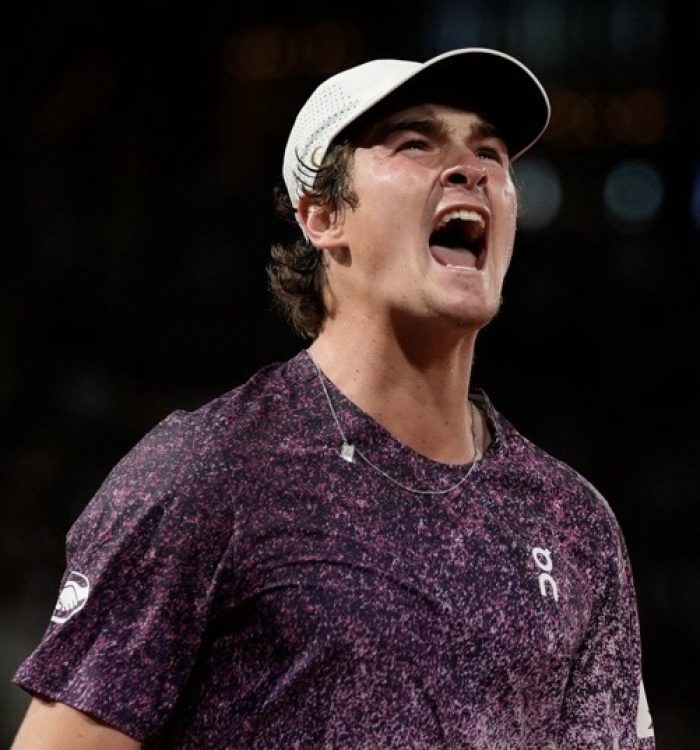 O sonho continua! João Fonseca vence Ruud e avança às quartas de final de Roland Garros