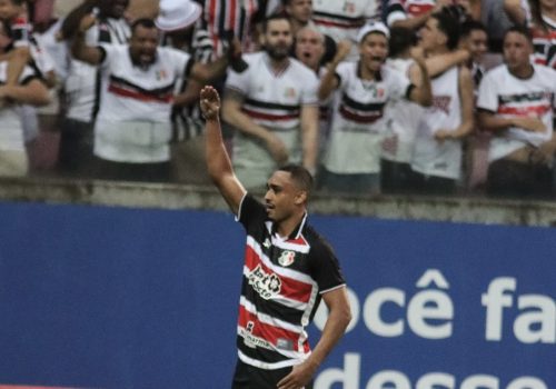 Com um jogador a menos, Santa Cruz reage e evita derrota para a Ferroviária na Arena