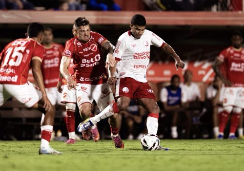 Náutico reage, mas perde para o Vila Nova em jogo de sete gols pela Série B