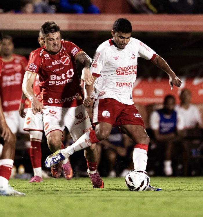 Náutico reage, mas perde para o Vila Nova em jogo de sete gols pela Série B
