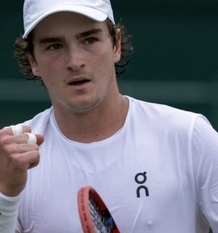 João Fonseca estreia com autoridade e avança à segunda rodada de Wimbledon