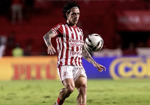 Sob forte chuva, Náutico vence o Londrina, encerra jejum e respira na Série B