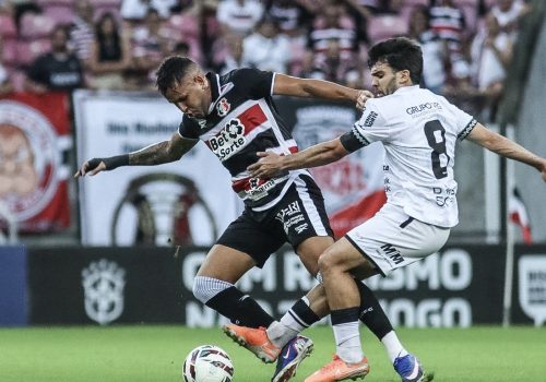 Santa Cruz joga mal, perde para o Figueirense e decepciona torcida na Arena de Pernambuco
