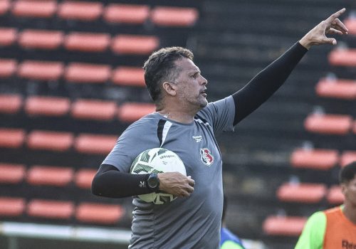 Claudinei Oliveira avalia plantel do Santa Cruz e projeta Série C: “Missão difícil, mas vamos trabalhar pelo acesso”
